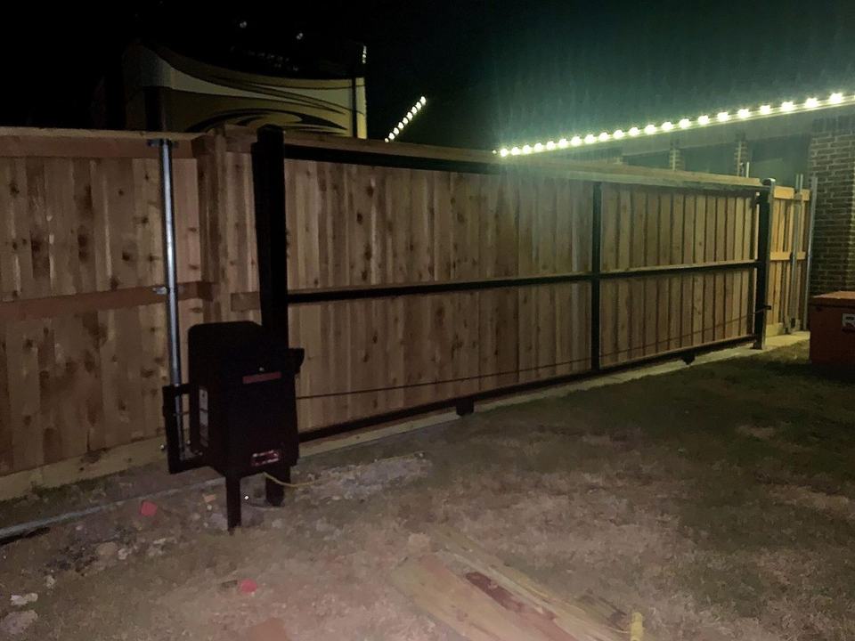 Twenty foot slide gate in Waxahachie, TX
